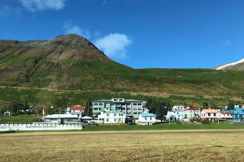 House With A Warm Soul In North Iceland Siglufjordur Buitenkant foto