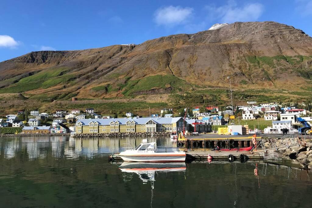 House With A Warm Soul In North Iceland Siglufjordur Buitenkant foto